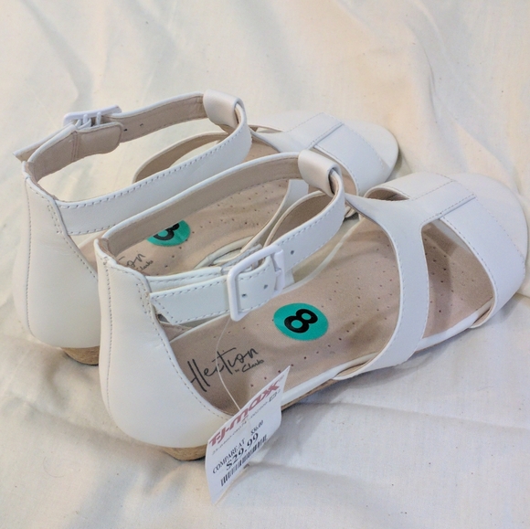 Sandals - Picture 4 of 8